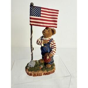 Boyds Sammy Bearmerican  “I Pledge Allegiance” Figurine
